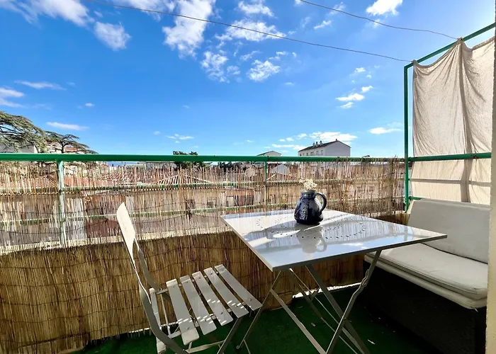 Appart' Chaleureux Avec Balcon/800m Gare Et Centre Διαμέρισμα *